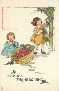 Tuck Thangsgiving Children Postcard 191 EMH Children Eat Bountiful Fruit