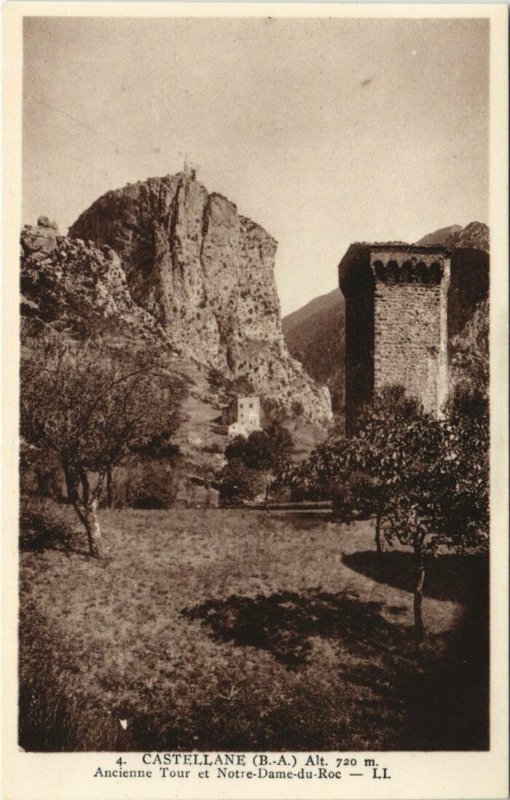 CPA CASTELLANE - Ancienne Tour et Notre-Dame (143082)