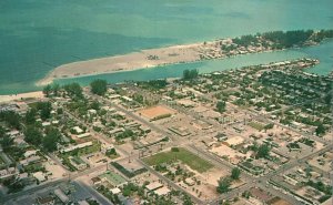 Vintage Postcard Beach And Shopping Center St. Petersburg Florida Colourpicture