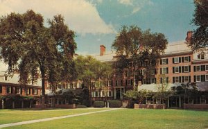 USA Yale University Davenport College Vintage Postcard 07.30