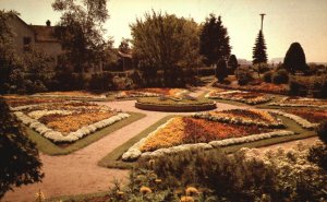 Vintage Postcard Sunken Gardens Hilcrest Park Port Arthur Ontario Canada