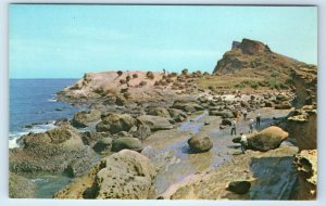 Yehliu Rocks Keelung TAIWAN Postcard