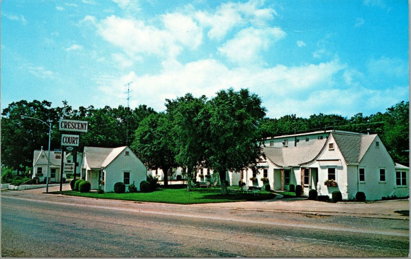 Vtg Crescent Court Motel Roadside Branson Missouri MO Printcrafters Inc Postcard