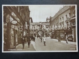 c1932 - Stonebow, Lincoln, good animated scene shows 'H. SAMUEL'&' SARACEN HEAD'