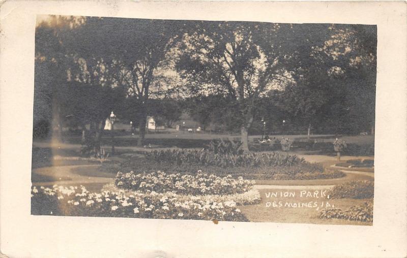 Des Moines Iowa~Union Park Scene~Pathway Through Flower Gardens~1910 RPPC