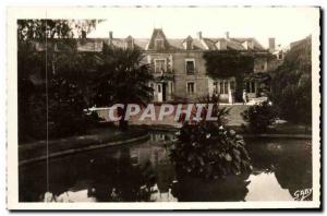 Postcard Modern Luc Sur Mer Hotel de Ville and the Bassin