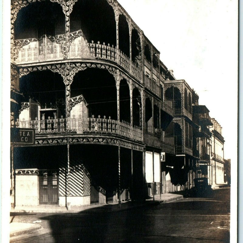 c1920s New Orleans, LA RPPC French Quarter Balcony Photo Card Royal St. Peter A3