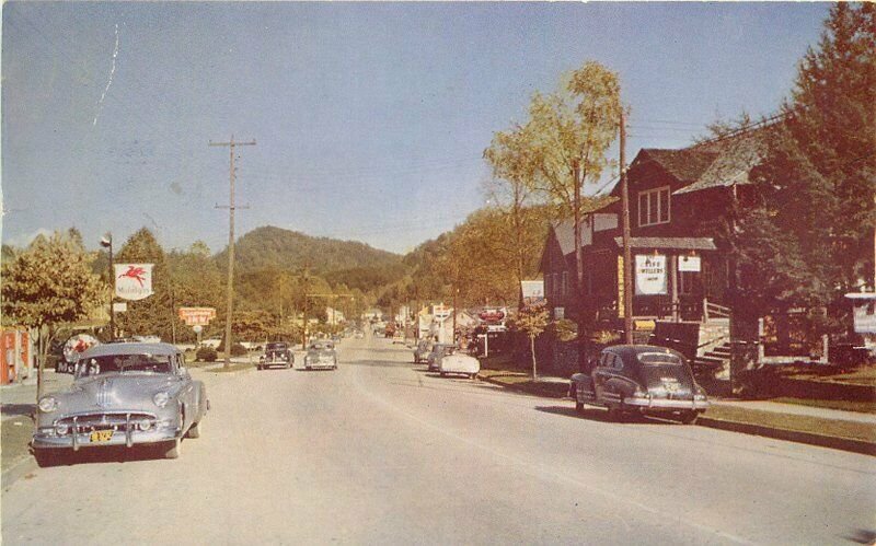 Ashville Gatlinburg Tennessee 1950s Mobile Gas Station Main Postcard 9364