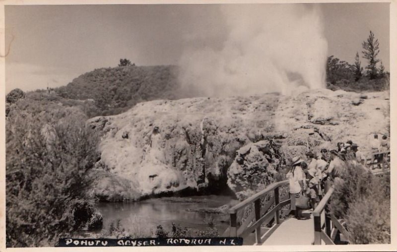 Postcard RPPC Pohutu Geyser Rotorua New Zealand