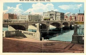 IA - Des Moines. River Front View 