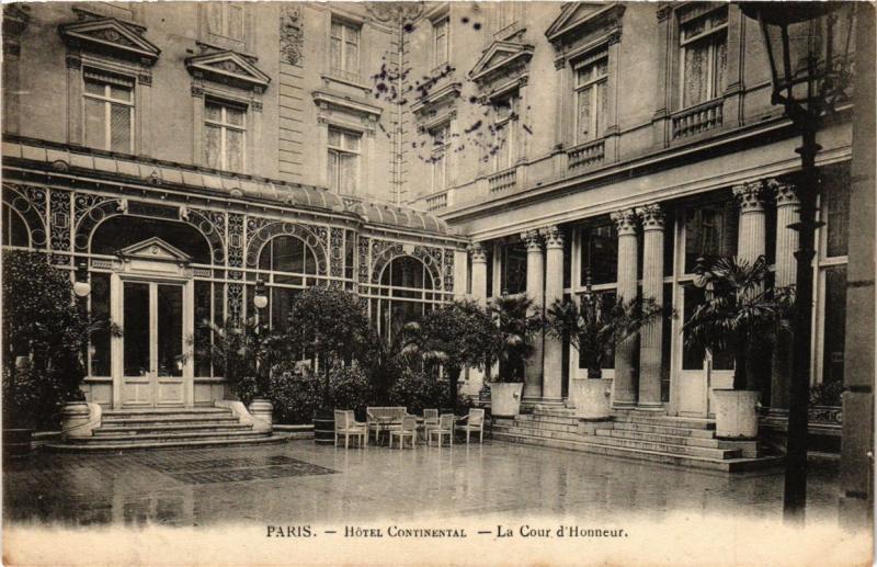 CPA AK PARIS (9e) - Hotel CONTINENTAL La Cour d'Honneur (218860)