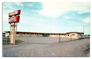 1950s/60s Travalon Motel, Moorhead, MN Postcard