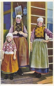 Netherlands Marken Locals In Traditional Costume