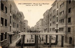 CPA CHAMPIGNY Avenue de la Republique Intérieur de la Cite (600209)