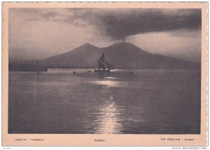 NAPOLI (Naples) , Italy , 20-40s ; Volcano Vesuvius , Sunset