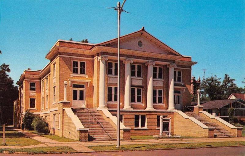 Aberdeen Mississippi First Baptist Church Street View Vintage Postcard K105763