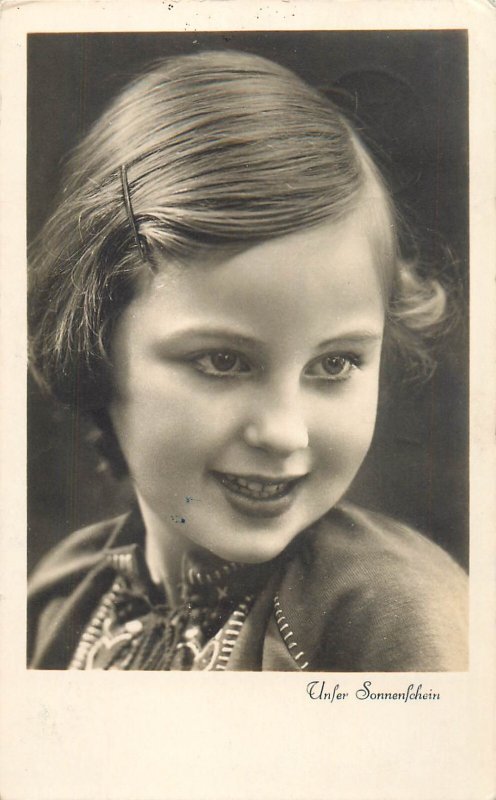 B557 Lot of 6 children portraits & scenes greetings postcards Germany WWII
