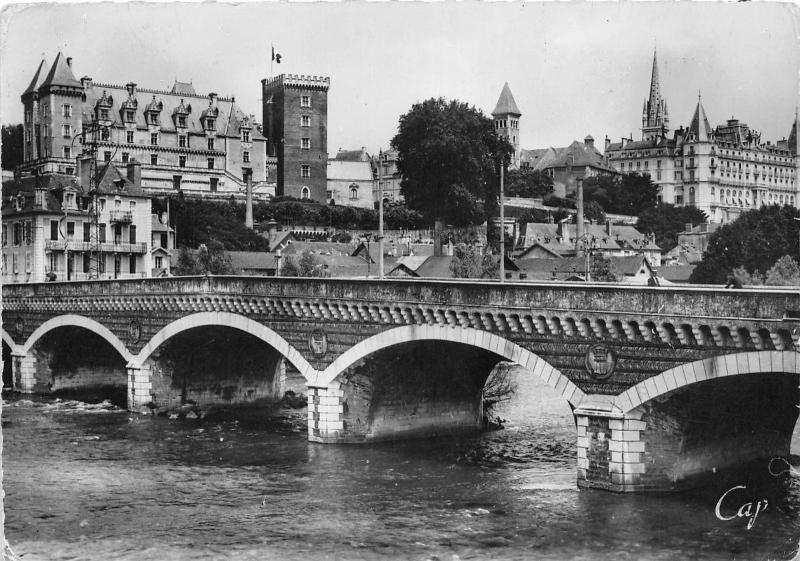 BR29085 Pau Pont de Jurancon et le chateau france