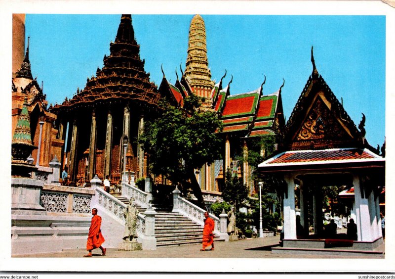 Thailand Bangkok Thai Priests At Entrance Of Wat Phra Keo