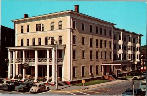 St. Johnsbury House Motor Inn, St. Johnsbury VT Vintage Postcard D58