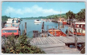 1950-60's HENLOPEN ACRES YACHT BASIN REHOBOTH BEACH DELAWARE POSTCARD