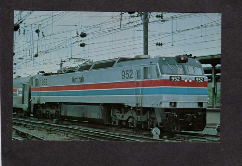 DC Amtrak Colonial Railroad Train Loco # 952 Union Station Washington Postcard