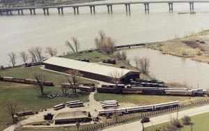 US    PC976 RAIL AMERICA NEAR FOX RIVER & ASHWAUBENON BRIDGE