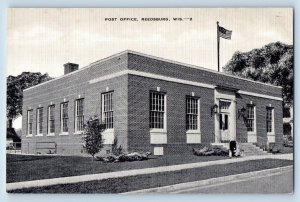Reedsburg Wisconsin Postcard Post Office Exterior Building c1940 Vintage Antique