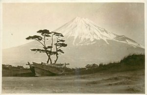 c1920s Mount Fuji Japan Roadside Scene RPPC Postcard 26-190