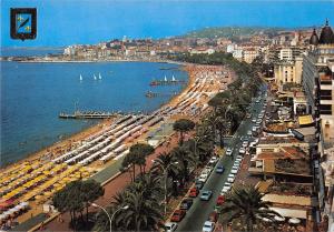 BT10514 Cannes la promenade de la croisette car voiture ship bate         France