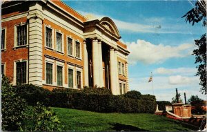 Court House Building Swift Current Saskatchewan c1962 Postcard E99