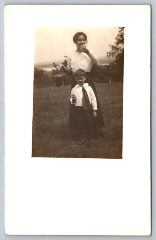 RPPC Real Photo Postcard - Mother and Child Eating Fruit - 1911 - AZO 1 Triangle