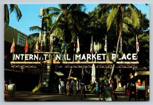 International Market Place Waikiki Hawaii Vintage Unposted Postcard