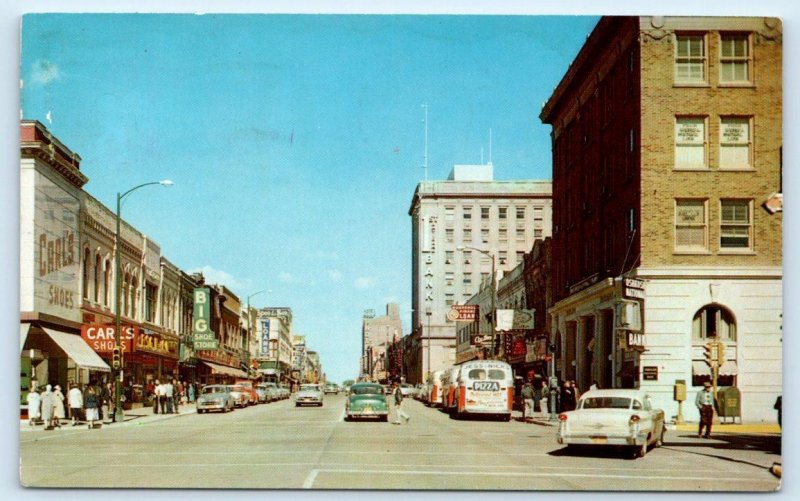 OSHKOSH, WI Wisconsin ~ MAIN STREET SCENE Winnebago County 1960 Postcard