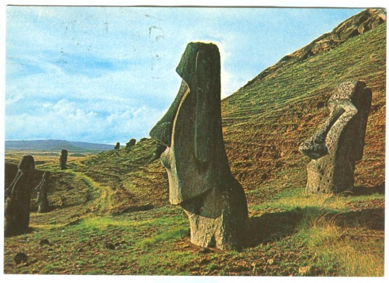 Chile, Gigantescos Moai, en las Laderas del Volcan Rano-Raraku, 1982 used