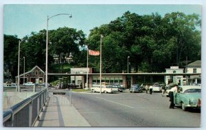 ST. STEPHEN, New Brunswick Canada ~ INTERNATIONAL BRIDGE 1967 Cars  Postcard