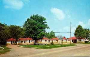 Arkansas Mountain Home Cardinal Court