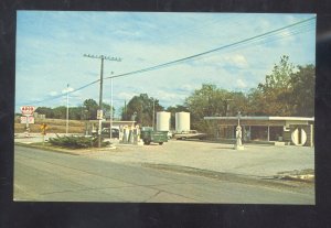 WINDSOR MISSOURI HUGHES APCO GAS STATION DRIVE IN RESTAURANT VINTAGE POSTCARD
