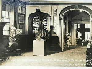 Postcard RPPC Reception Hall, Home of Franklin Roosevelt ,Hyde Park, NY. T7