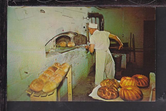 Baker,Hahn's Bakery,Amana,IA Postcard 