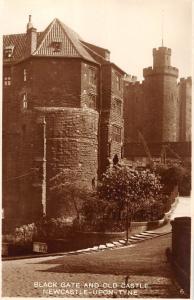 BR77344 black gate and old castle newcastle upon tyne  real photo  uk