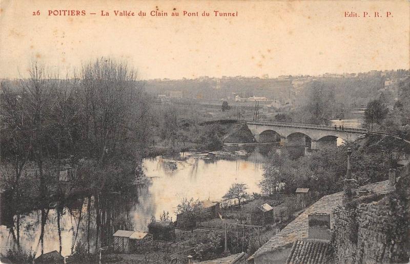 BR95451 poitiers la vallee du clain au pont du tunnel  france