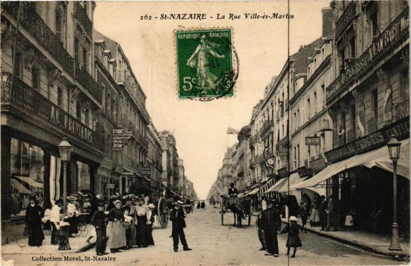 CPA St-NAZAIRE-La Rue Ville-es-Martin (250749)