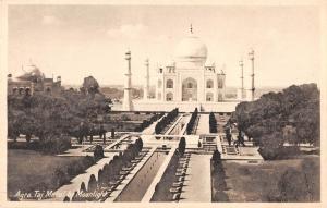 B96289 agra taj mahal by moonlight  india