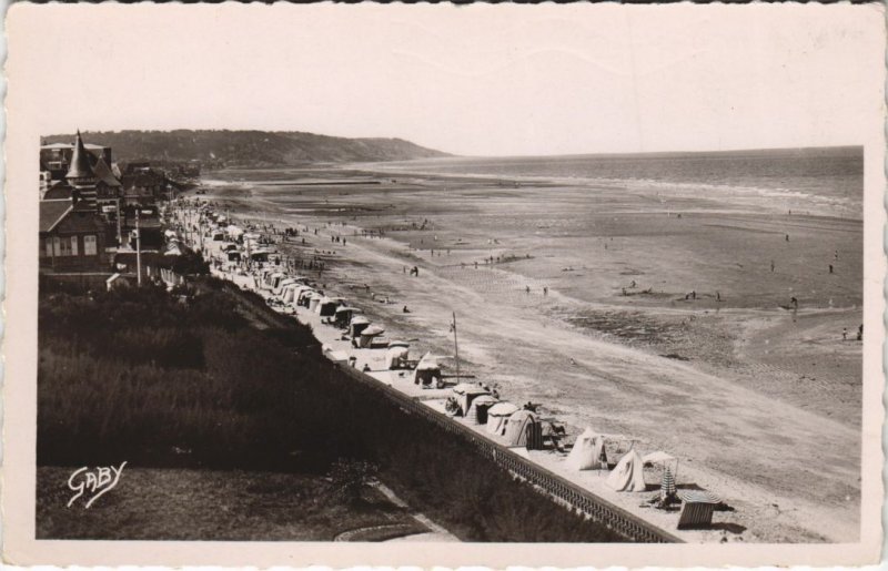 CPA BLONVILLE-sur-MER Vue Generale de la Plage (1229918)