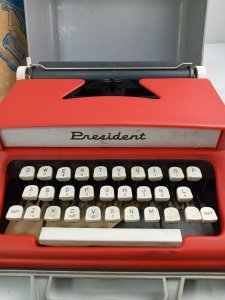 Vintage 60s Tom Thumb Children's Red President Typewriter w/ Case & Box