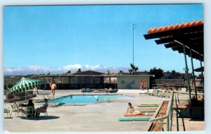 HESPERIA, California CA~ Pool HESPERIA INN c1960s San Bernardino County Postcard