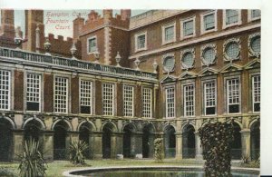 Middlesex Postcard - Fountain Court - Hampton Court Palace - Ref TZ10156