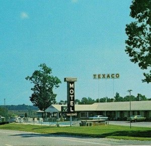 Vintage Nottoway Motel and Restaurant - McKenney, Va. Postcard P47