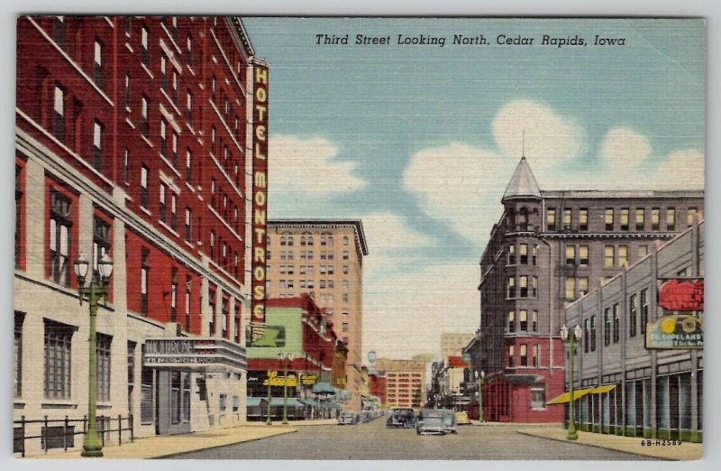 Cedar Rapids Iowa Third Street Looking North with Hotel Montrose Postcard D30